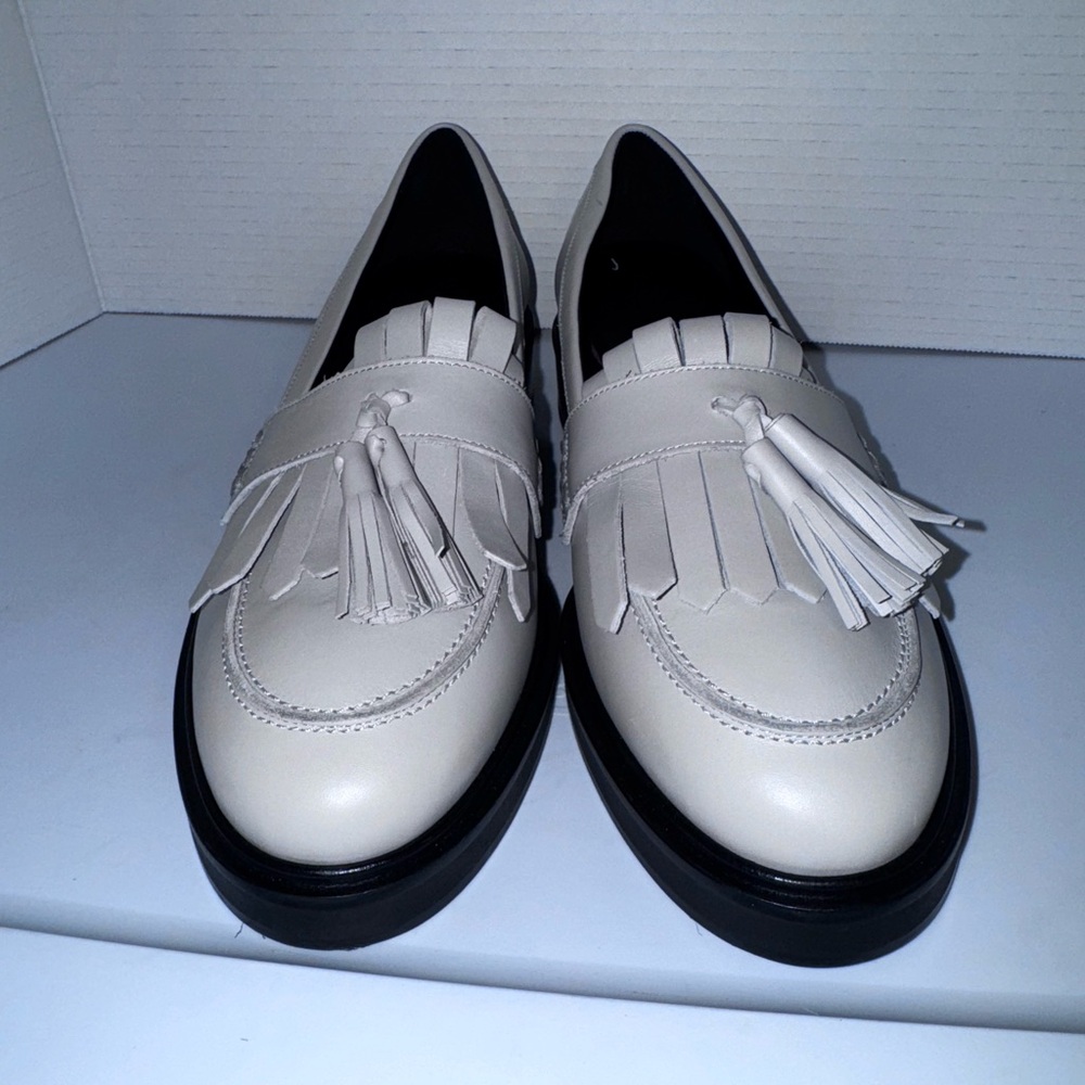 Aeyde Eryn Tassel Chalk Loafers 41=10 - Picture 3 of 6
